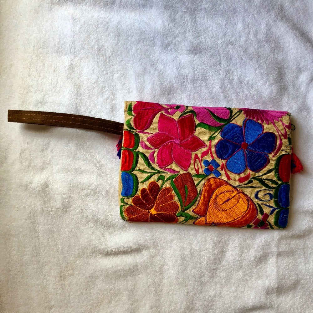 SOLD❗️Embroidered mexican clutch bag - Picture 4 of 4
